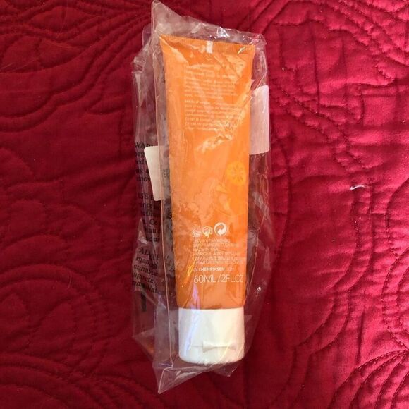 OLE HENRIKSEN - NWT - Mini Truth Juice Daily Cleanser. 2 oz. Sealed Product 🍊 - Picture 3 of 15